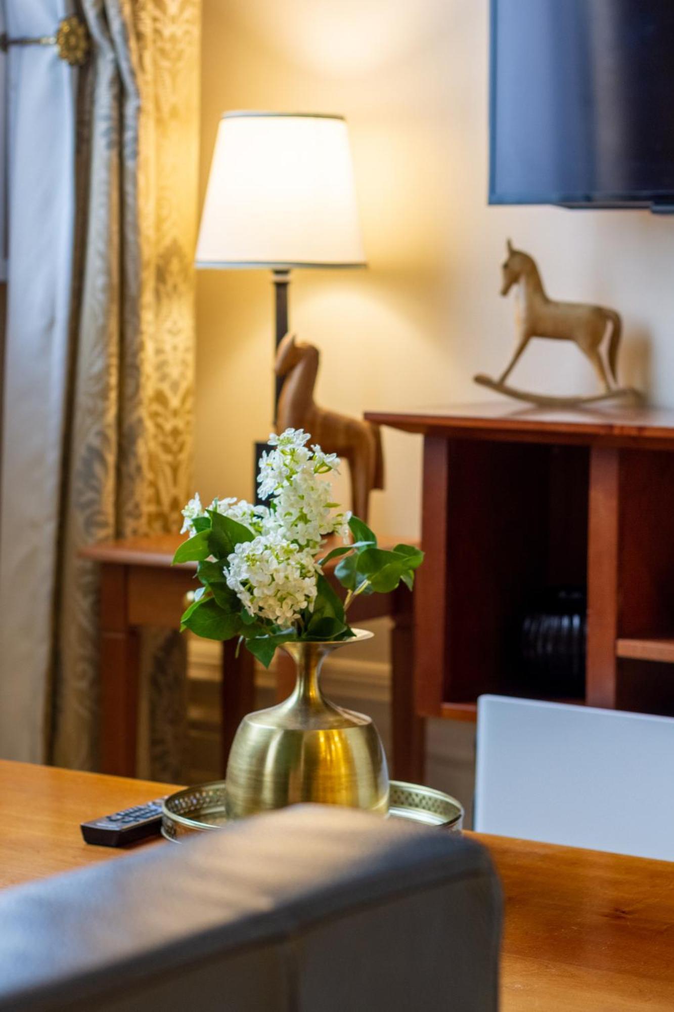 Beauty In The Cbd - 1Bed Free Parking Pool Apartment Christchurch Ngoại thất bức ảnh