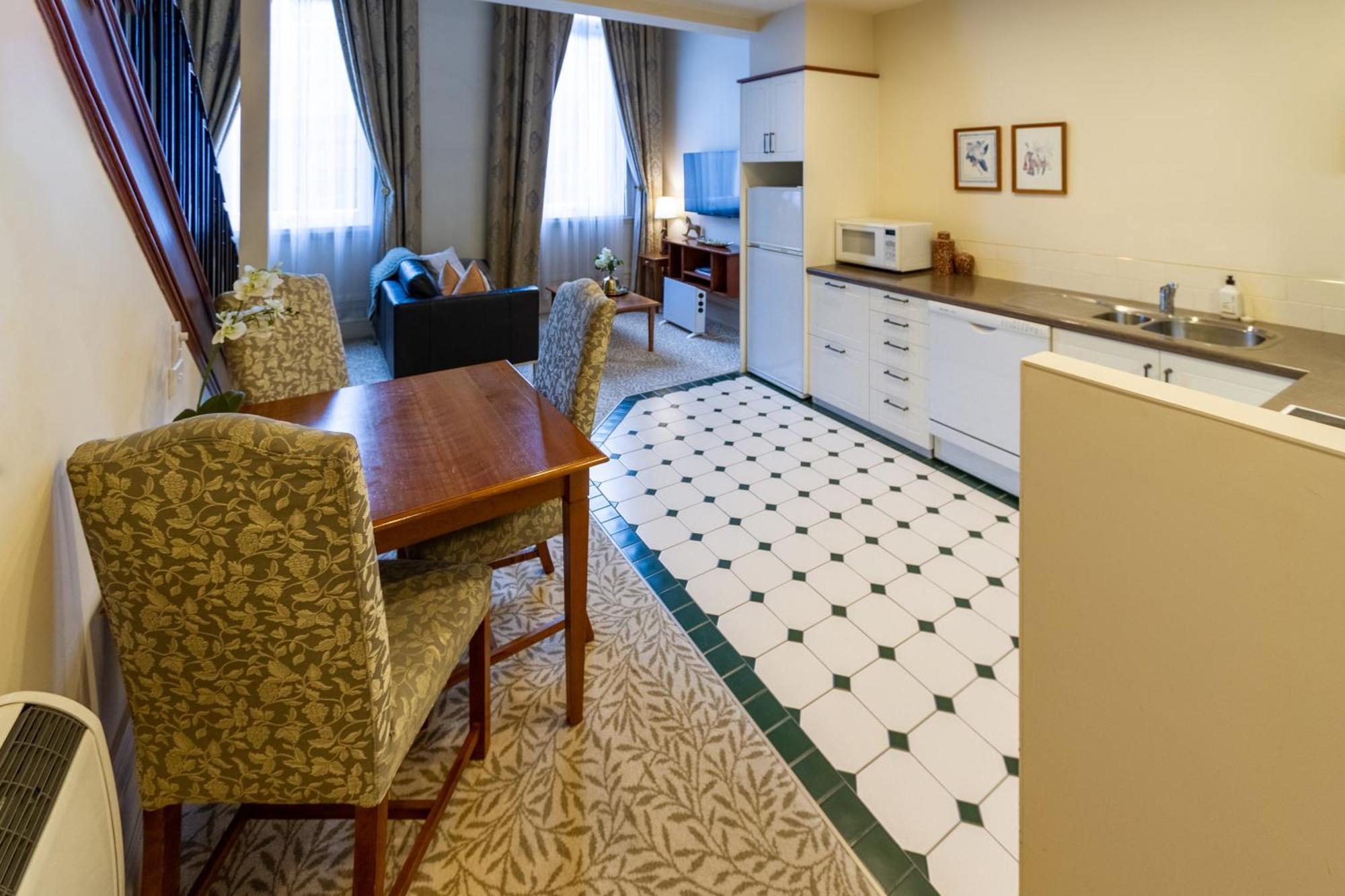 Beauty In The Cbd - 1Bed Free Parking Pool Apartment Christchurch Ngoại thất bức ảnh